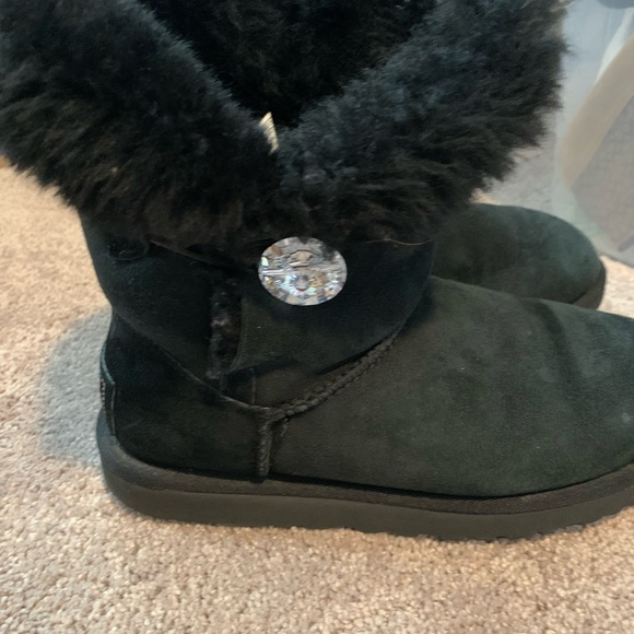 UGG Black Suede Boots with Logo - Picture 3 of 7